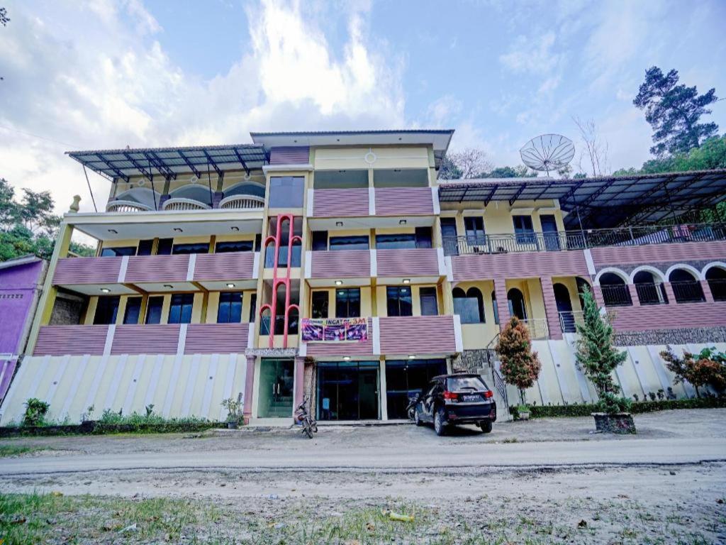 Oyo 90331 Hotel Toba Shanda Parapat Ngoại thất bức ảnh